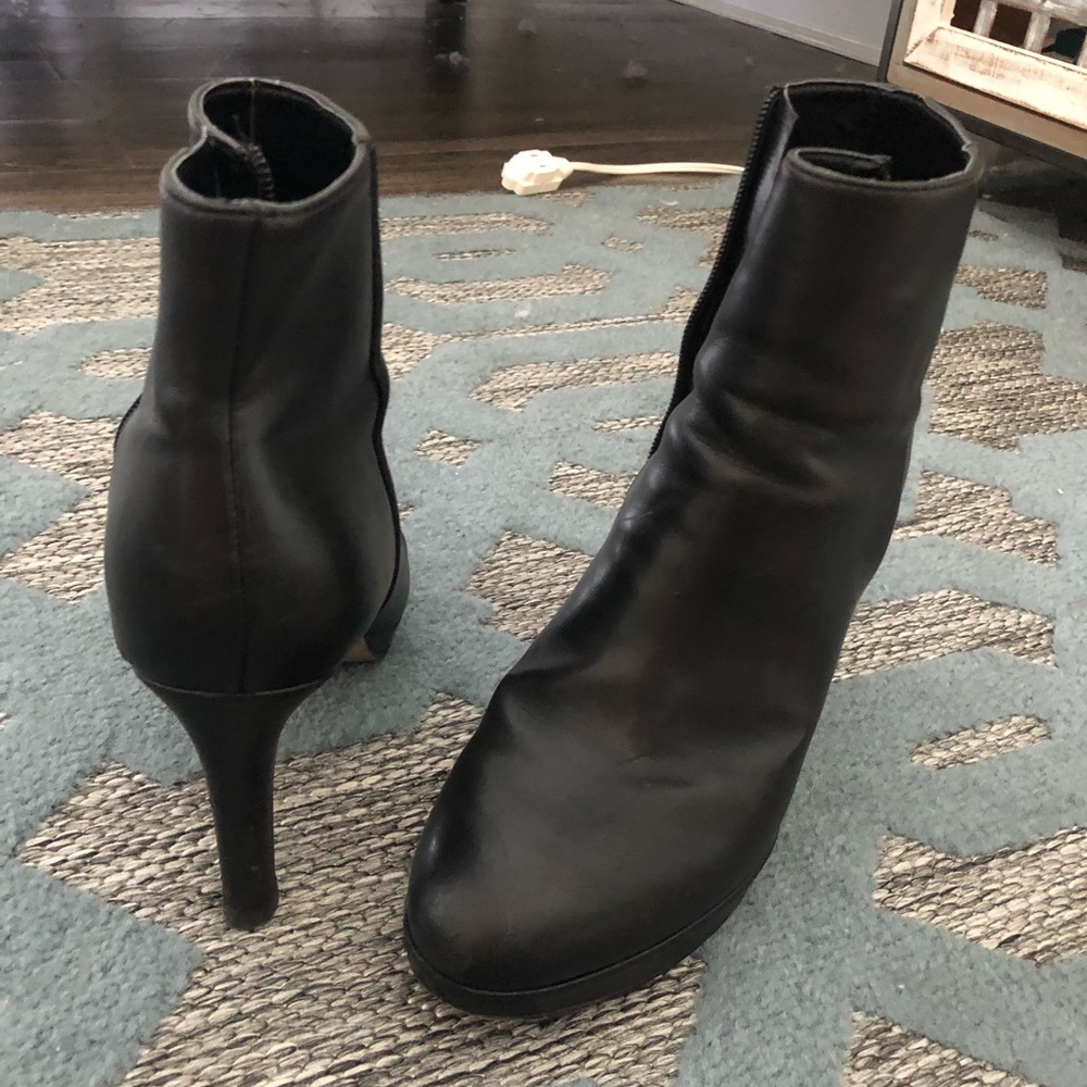 Nine West black booties